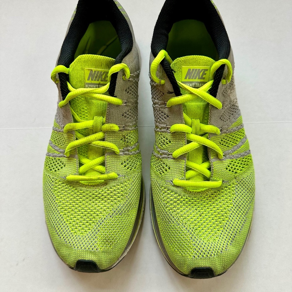 NIKE FlyKnit Trainer OG Mens size 10 Volt/Gray